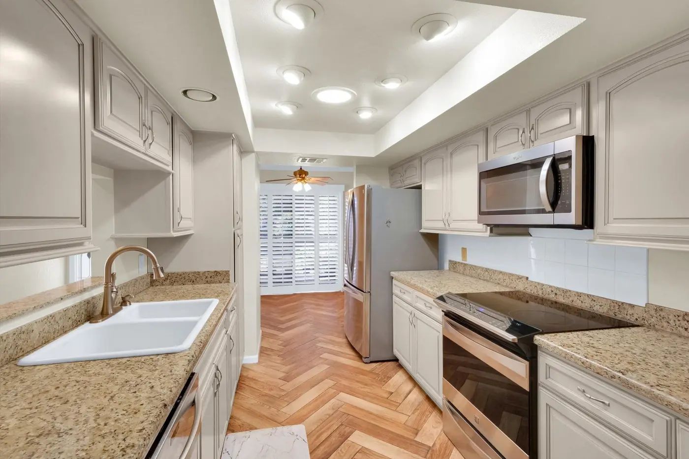 The kitchen before renovation, 5135 N 78th St Scottsdale
